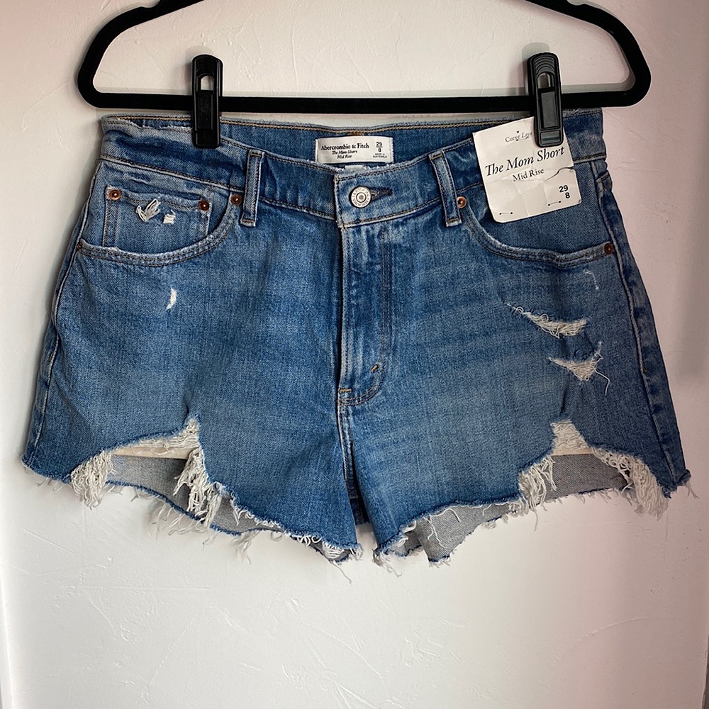 Abercrombie & Fitch | The Mom Short - Mid Rise
